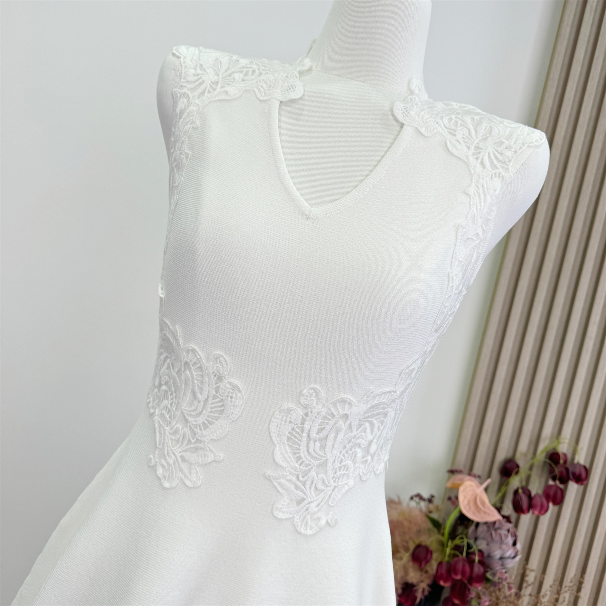 Hotdog Spicy Light Muse Hollow Out Knit Sleeveless Dress for Women Unique Temperament - Image 2