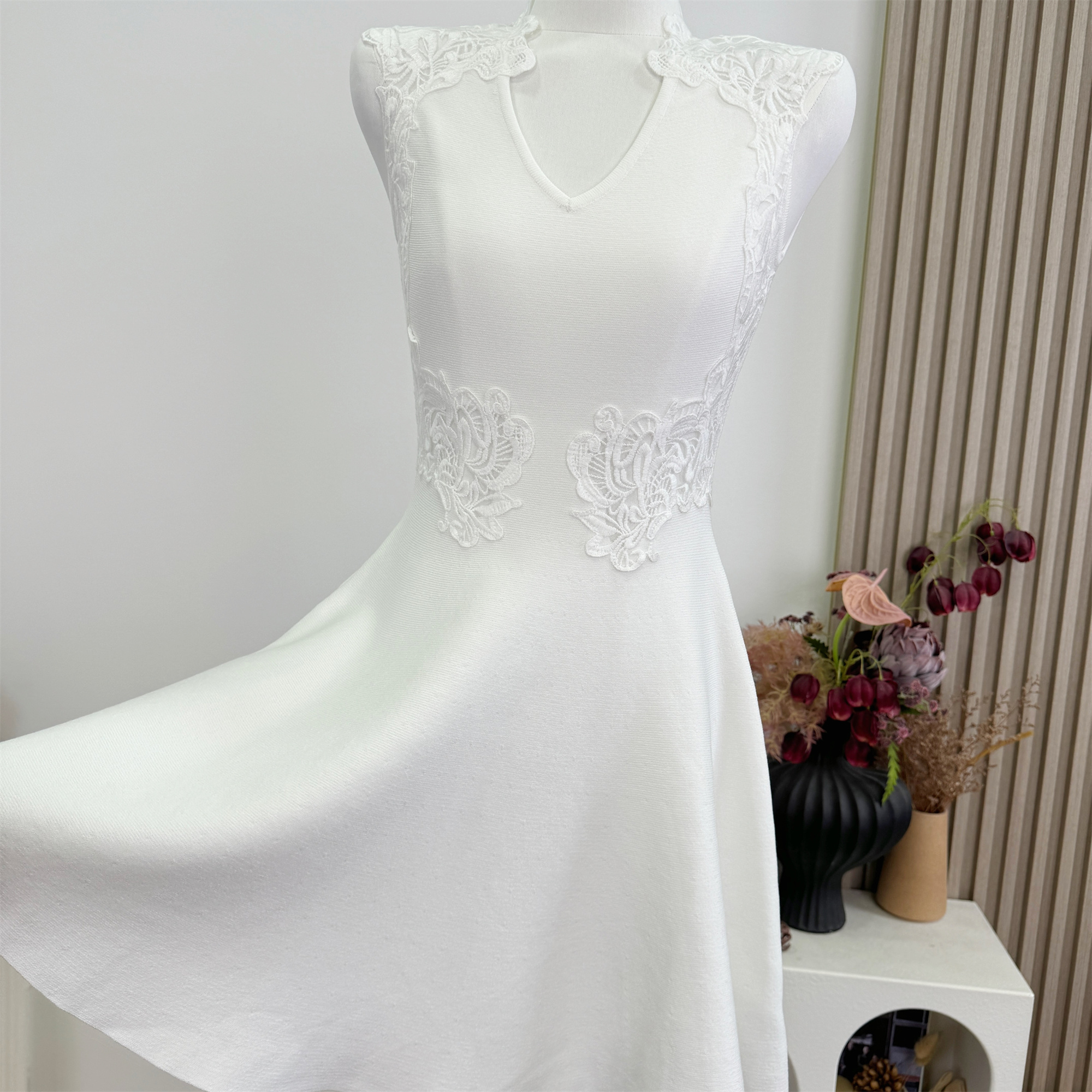 Hotdog Spicy Light Muse Hollow Out Knit Sleeveless Dress for Women Unique Temperament - Image 3