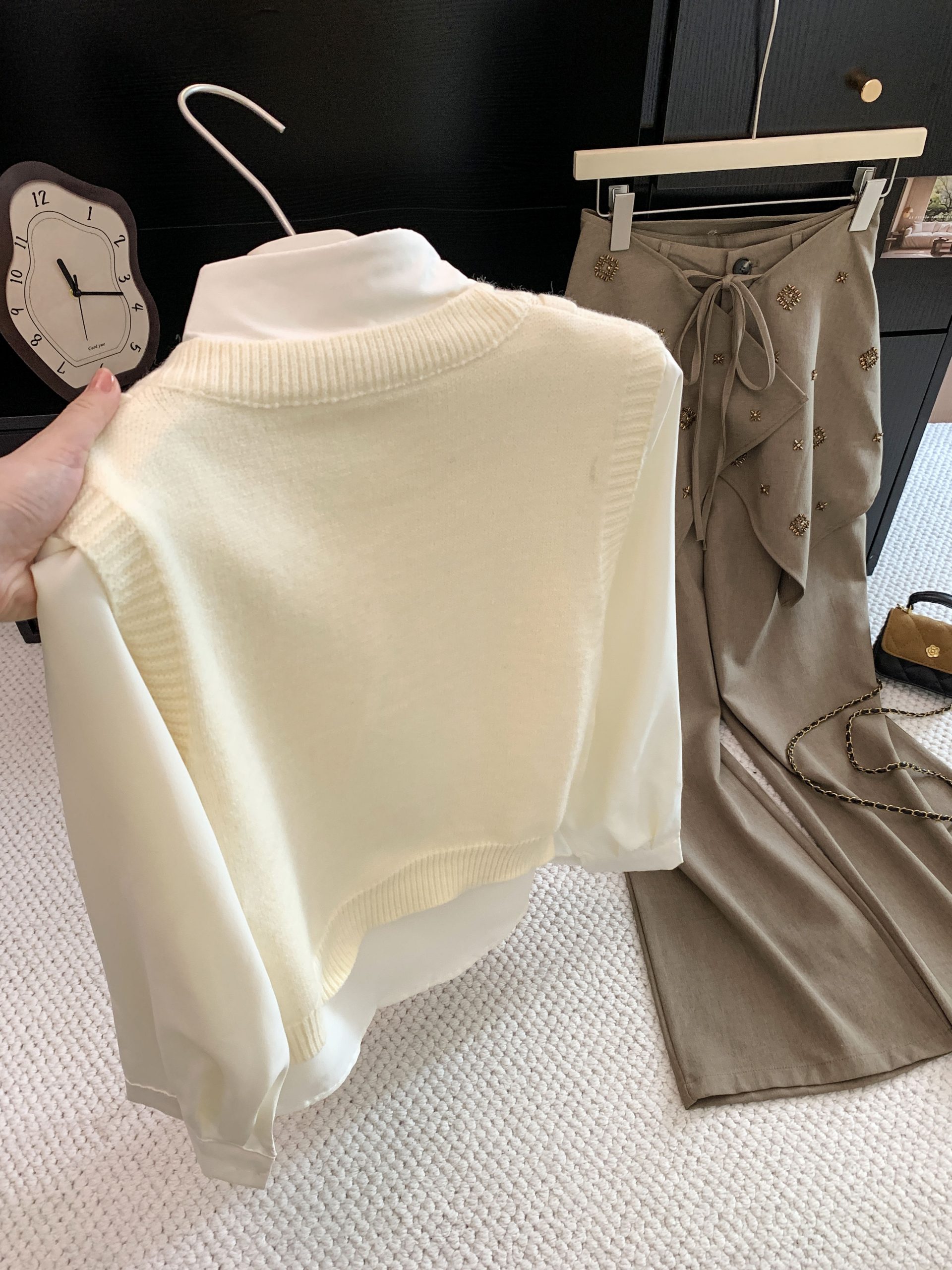Korean Preppy Layered Knit Vest and Retro Collared Shirt Two-Piece Set for Women - Image 4